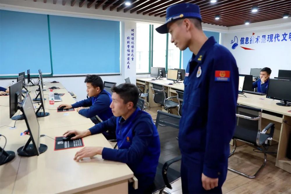 沙場(chǎng)秋點(diǎn)兵 比學(xué)趕超拼——義烏市舉辦全市多種形式消防隊(duì)伍業(yè)務(wù)技能競(jìng)賽活動(dòng)